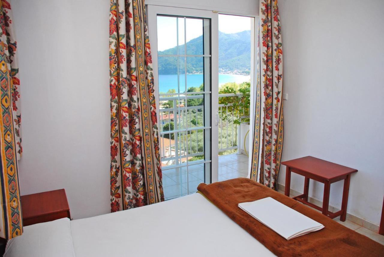 Hotel Emerald Chrysi Ammoudia Habitación foto